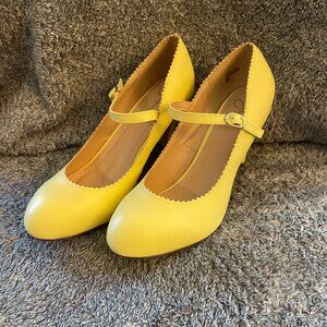 Yellow J. Adams Honey Heels Retro Mary Jane Pumps - size 11